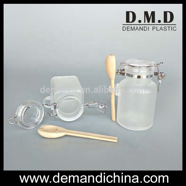 Plastic empty body scrub bath salt jars with wooden spoon