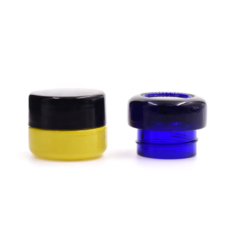 Popular 10 ml yellow round straight side eye cream cosmetic packing glass jar with plastic child proof lid.