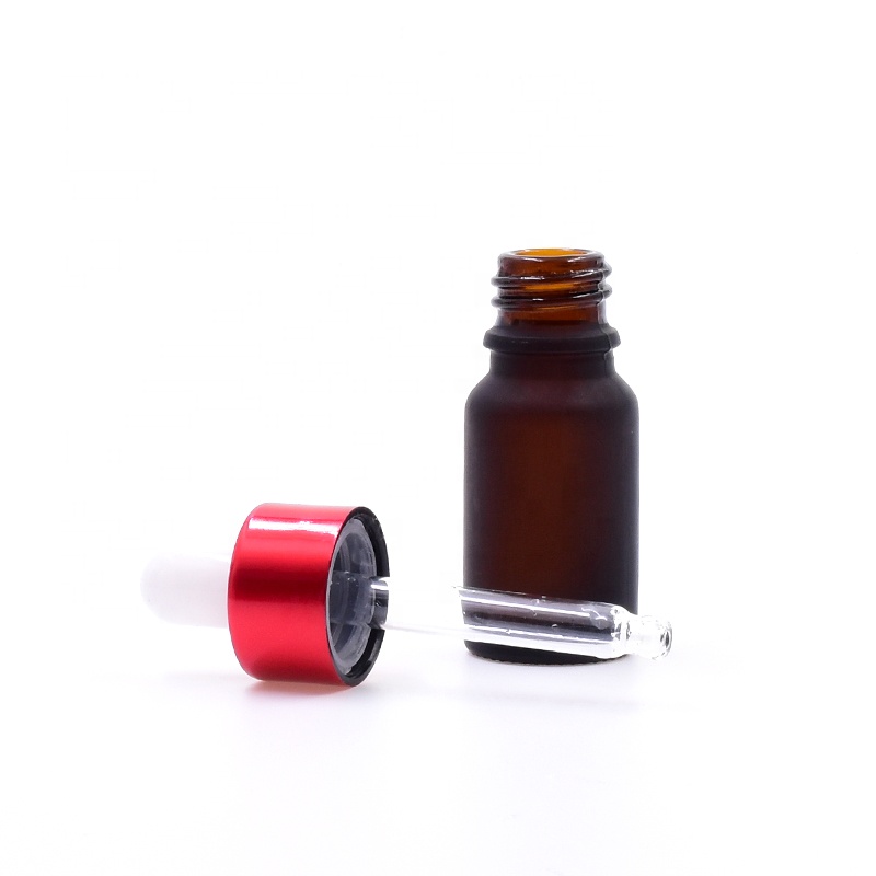 Popular 30 ml round matte brown glass bottle essential oil perfume cosmetic packing with different colors of droppers