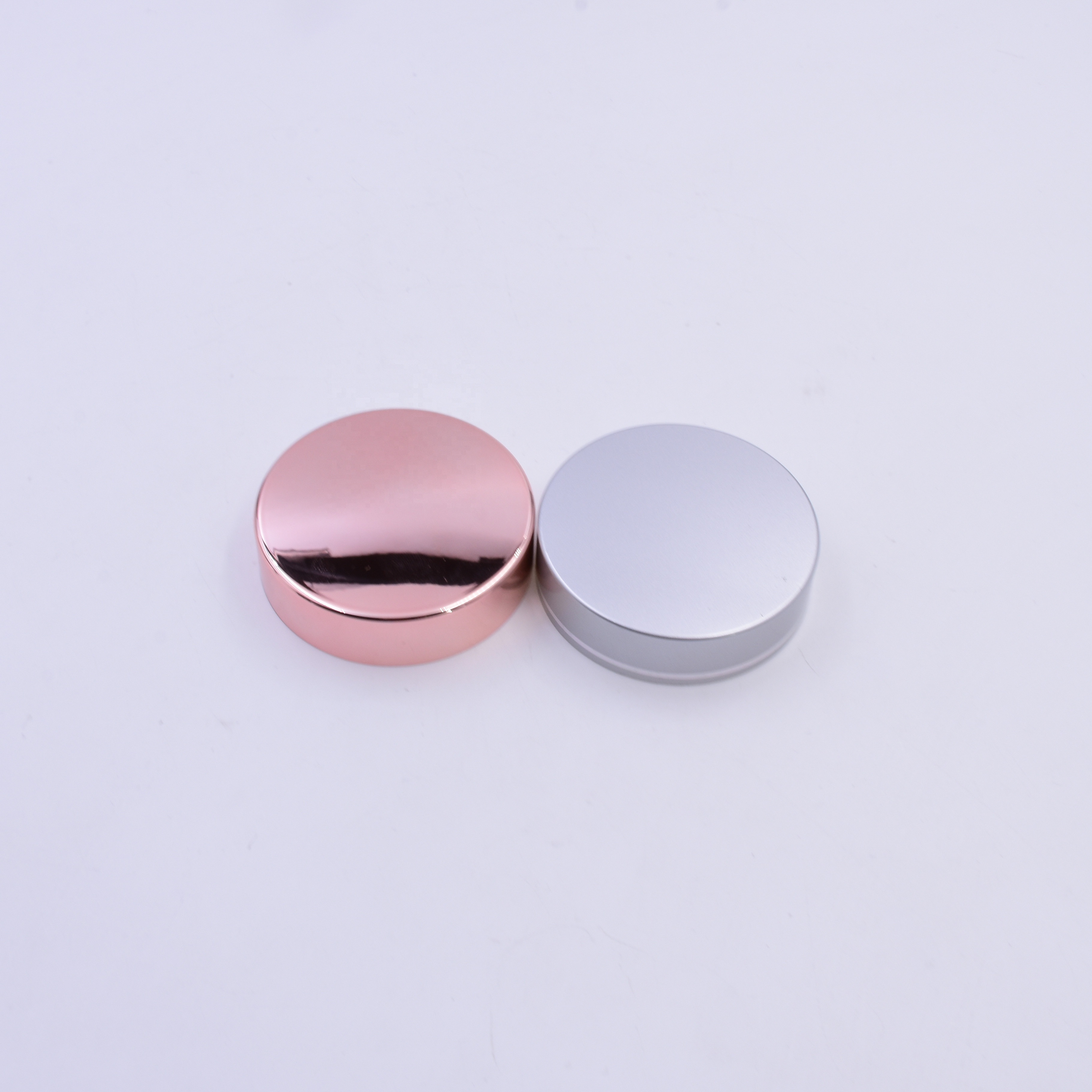 Popular 30 ml white raw material personal skin care face cream cosmetic packing glass jar with black screw plastic smooth lid