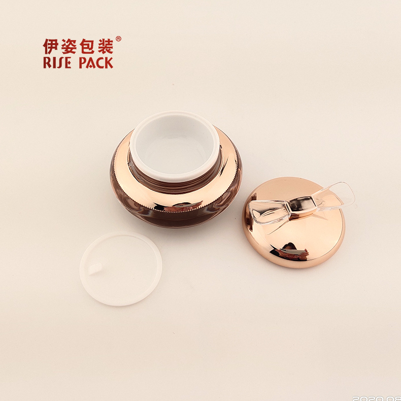 Popular Acrylic Cream Jar Korean Style Thick Wall With Magnetic Makeup Spoon On The Top Cap