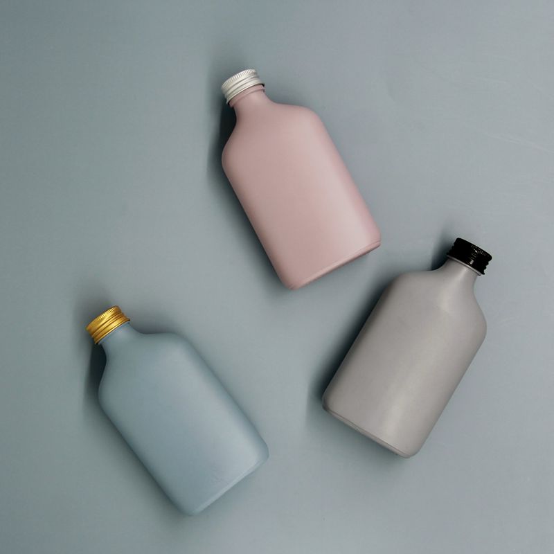 Popular Matte Black Bottle 200ml Flat Glass Flask Cold Brew Bottle For Whisky Coffee
