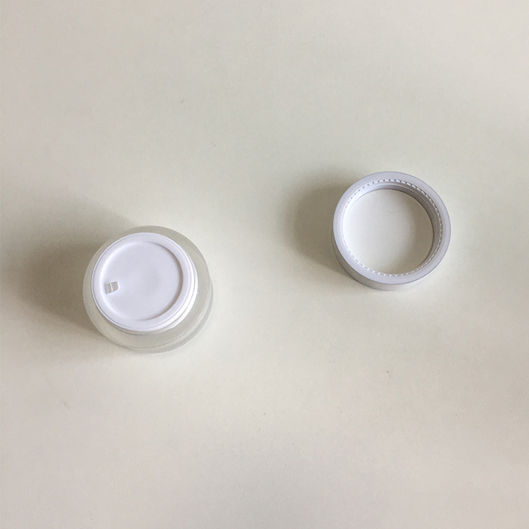 Popular frost effect cylinder shape cosmetic plastic face cream jar with white cap and silver line