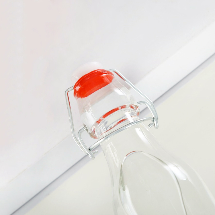 Portable 250ml 500ml 1000ml clear round and square glass juice bottle with clip top lid