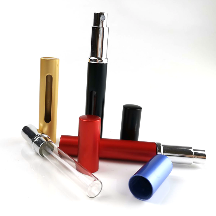 Portable perfume bottle with small capacity