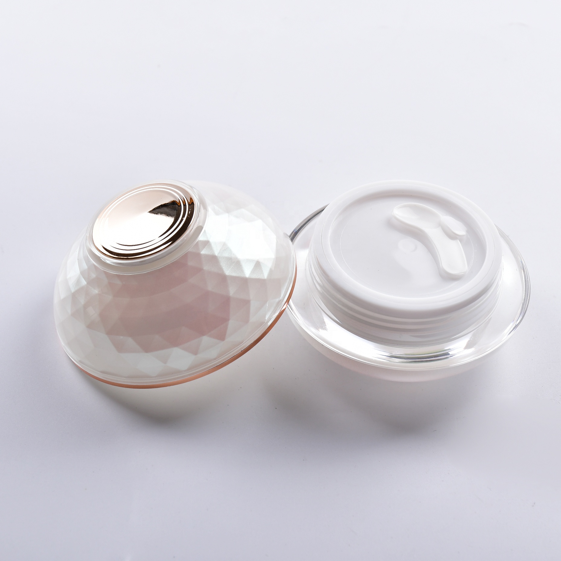 Pots et bouteilles de creme pour collier en or rose Ensemble de creme acrylique pour les soins de la peau
