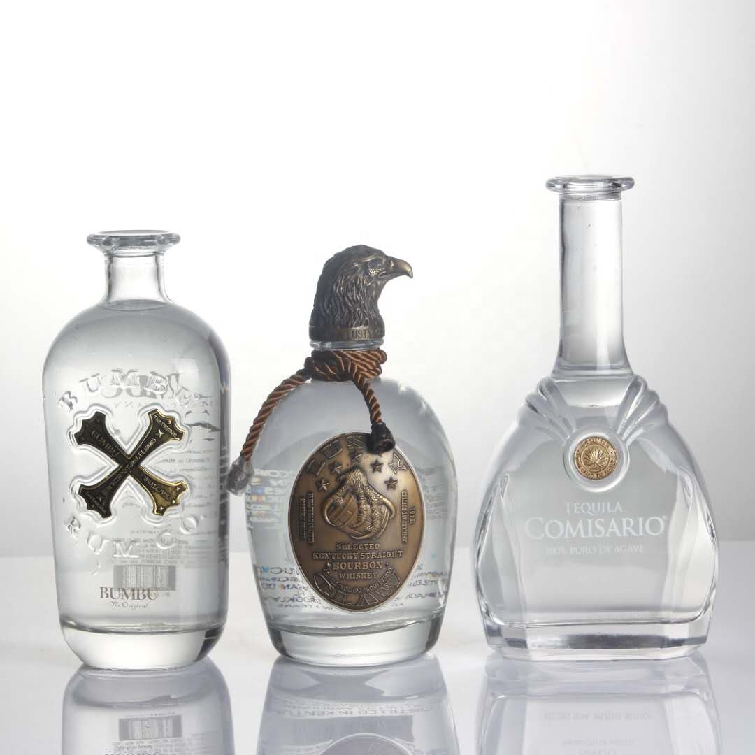 Premium bespoke 750 ml 750ml 700ml pewter metal labels rum whiskey whisky vodka gin spirits glass bottle with cork stopper