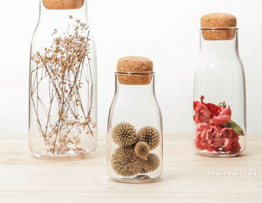 Private labelled with cork Transparent sealed glass jars for storage of candy tobacco coffee beans and grains
