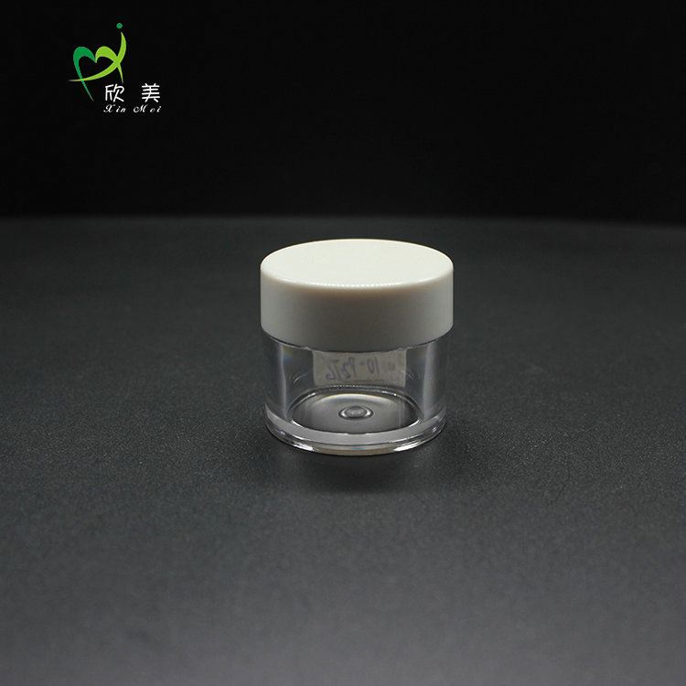 Professional cream container