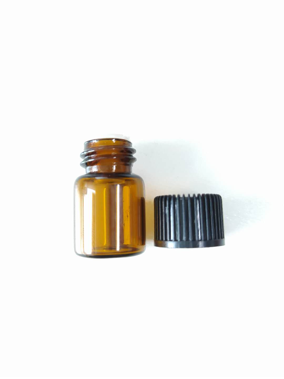 Promotion wholesale 3ml empty dropper bottle amber essential oil bottle