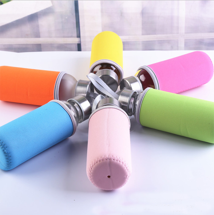 Promotional customized logo with a pouch portable drinking glass 420 ml water bottle with screw cap