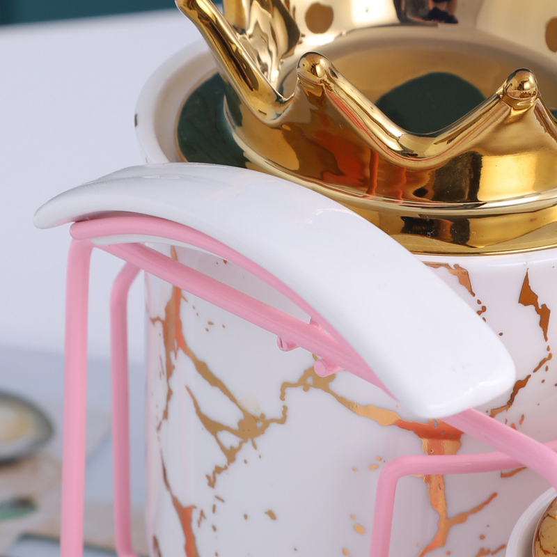 QYD New Nordic Minimalist Kitchen Sealed Ceramic Storage Jar Spices Tank Container Golden Crown Lid Salt Storage Bottle