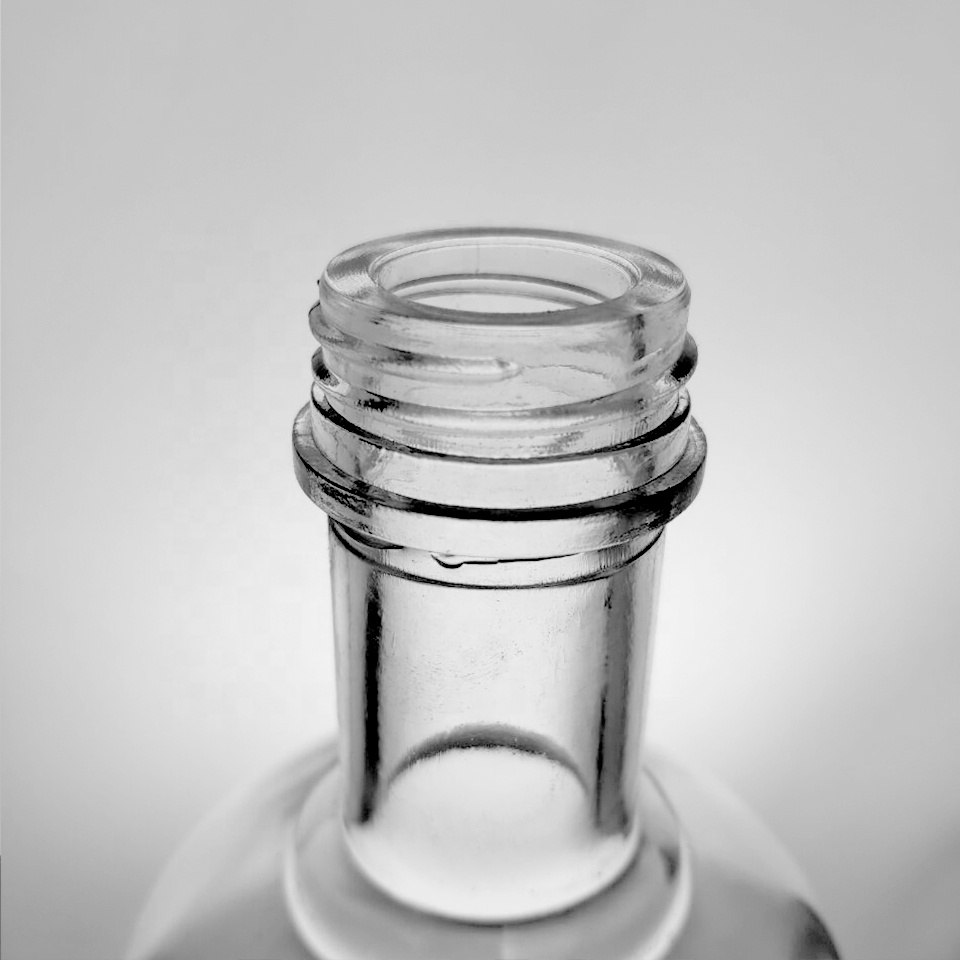 RSG Bespoke Wholesale Cylindrical Round Extra Flint High End 1.75l T-Cork Top Cylinder Big Liquor 1 Liter Glass Bottle for Vodka