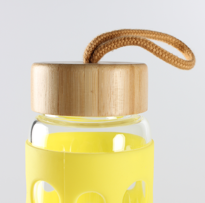 Rayko Big mouth classical shape 500ml single wall glass water bottle with glitter sleeve with bamboo lid