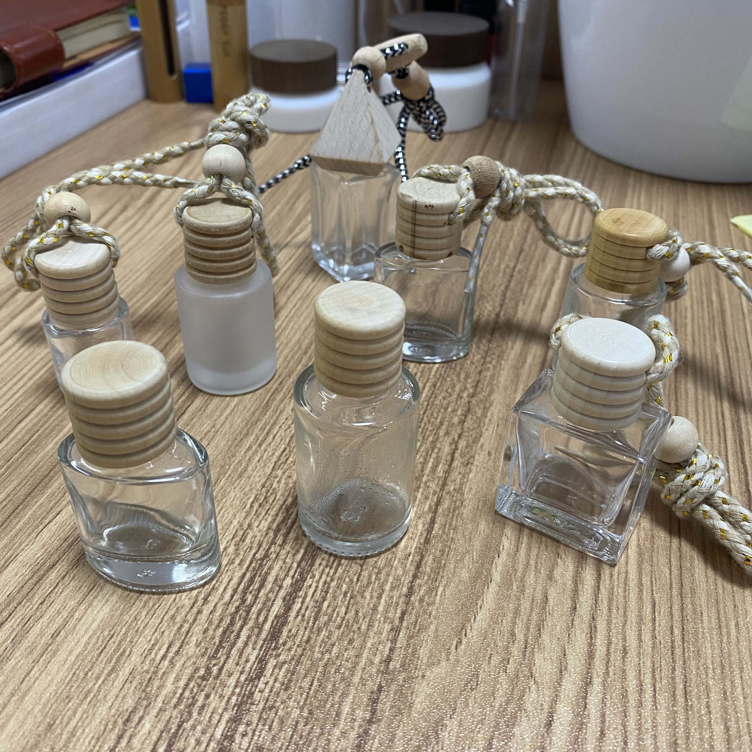 Ready to ship different shape clear frosted glass car hanging bottles air fresh perfume bottle