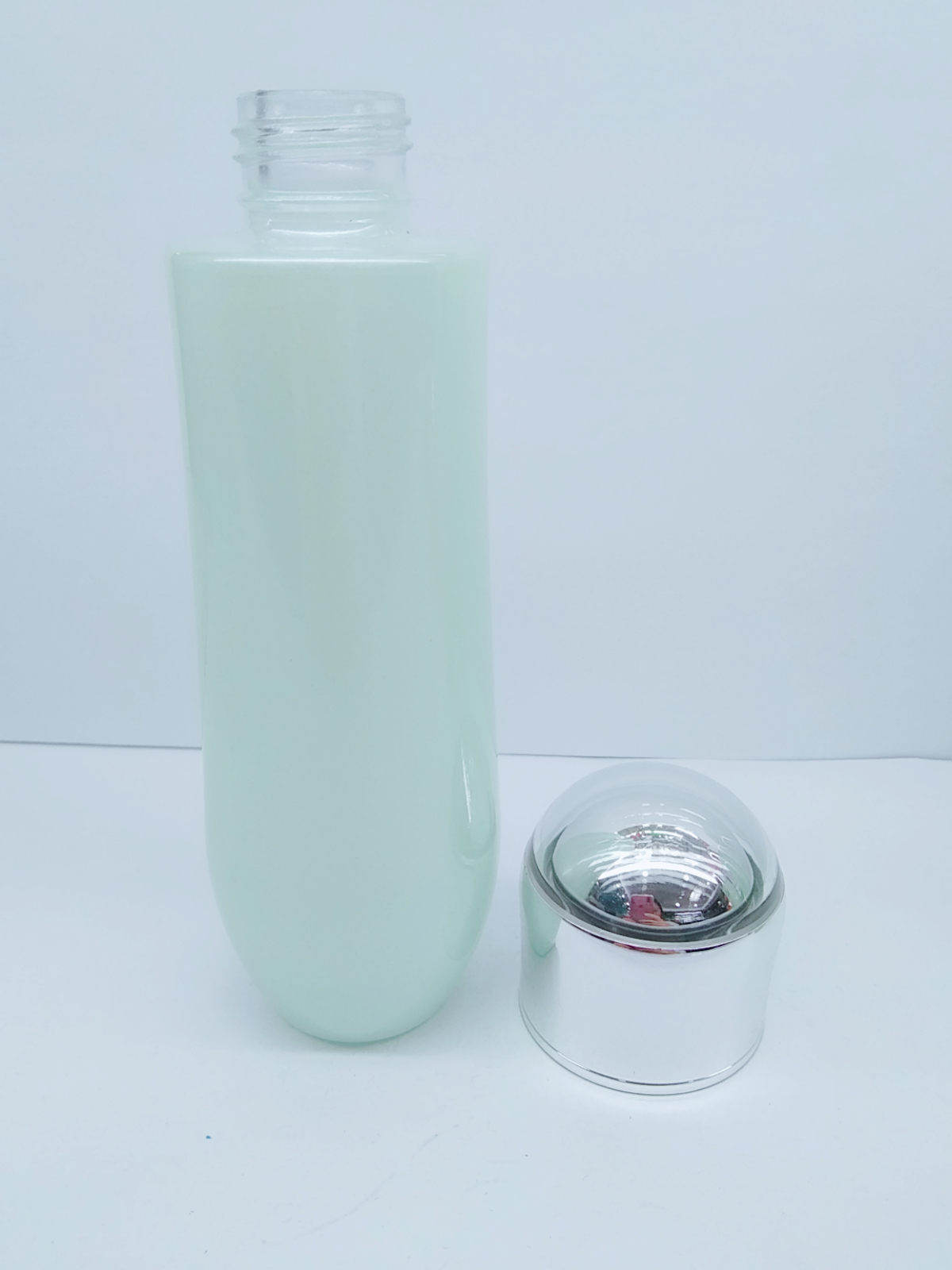 Recyclable Bottles Container Custom Green Body Glass Time Industrial Lead Surface Series