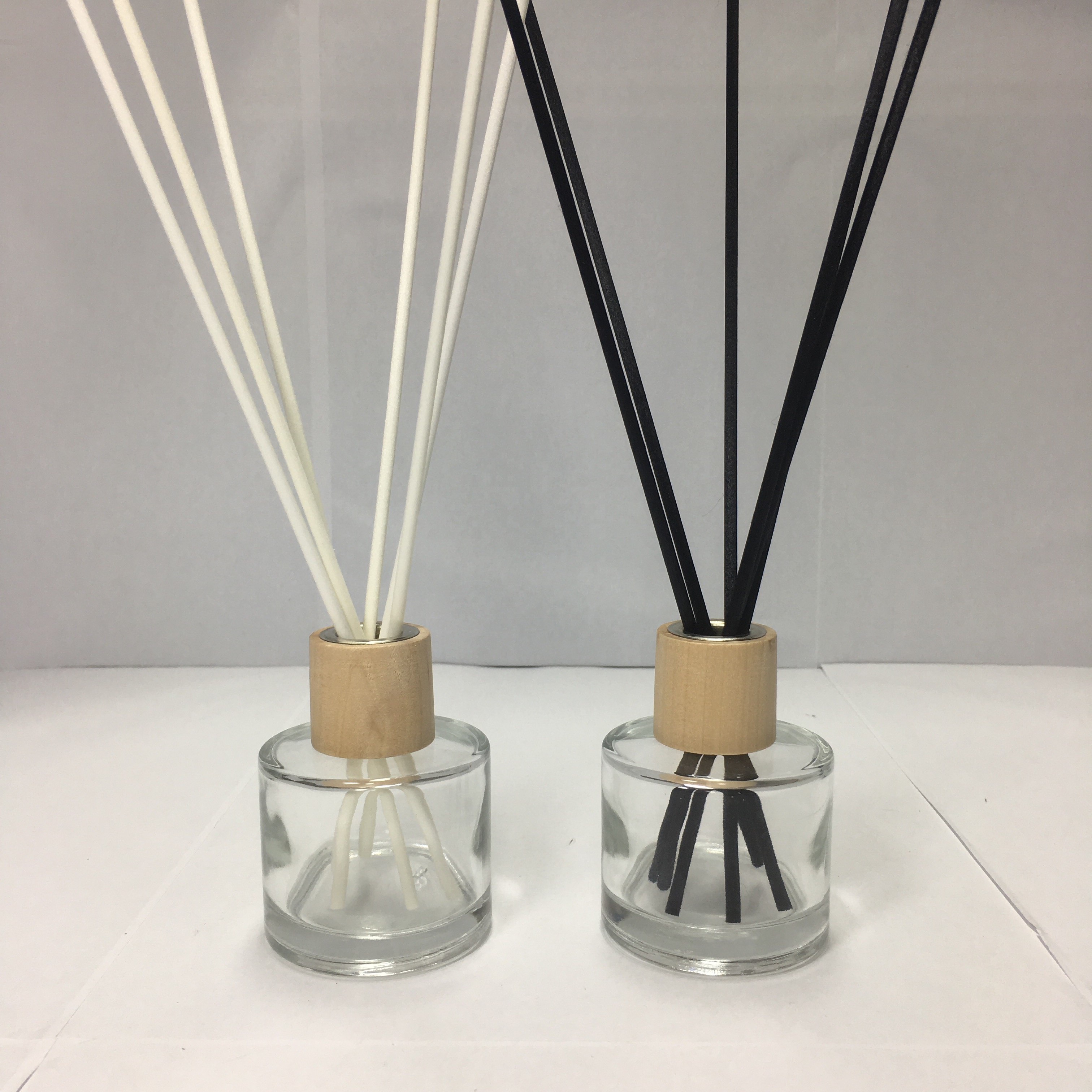Reed Diffuser Bottle 100ml Cylinder Round Empty Glass with Screw Top,aroma Reed Diffuser Glass Perfume Screen Printing Screw Cap