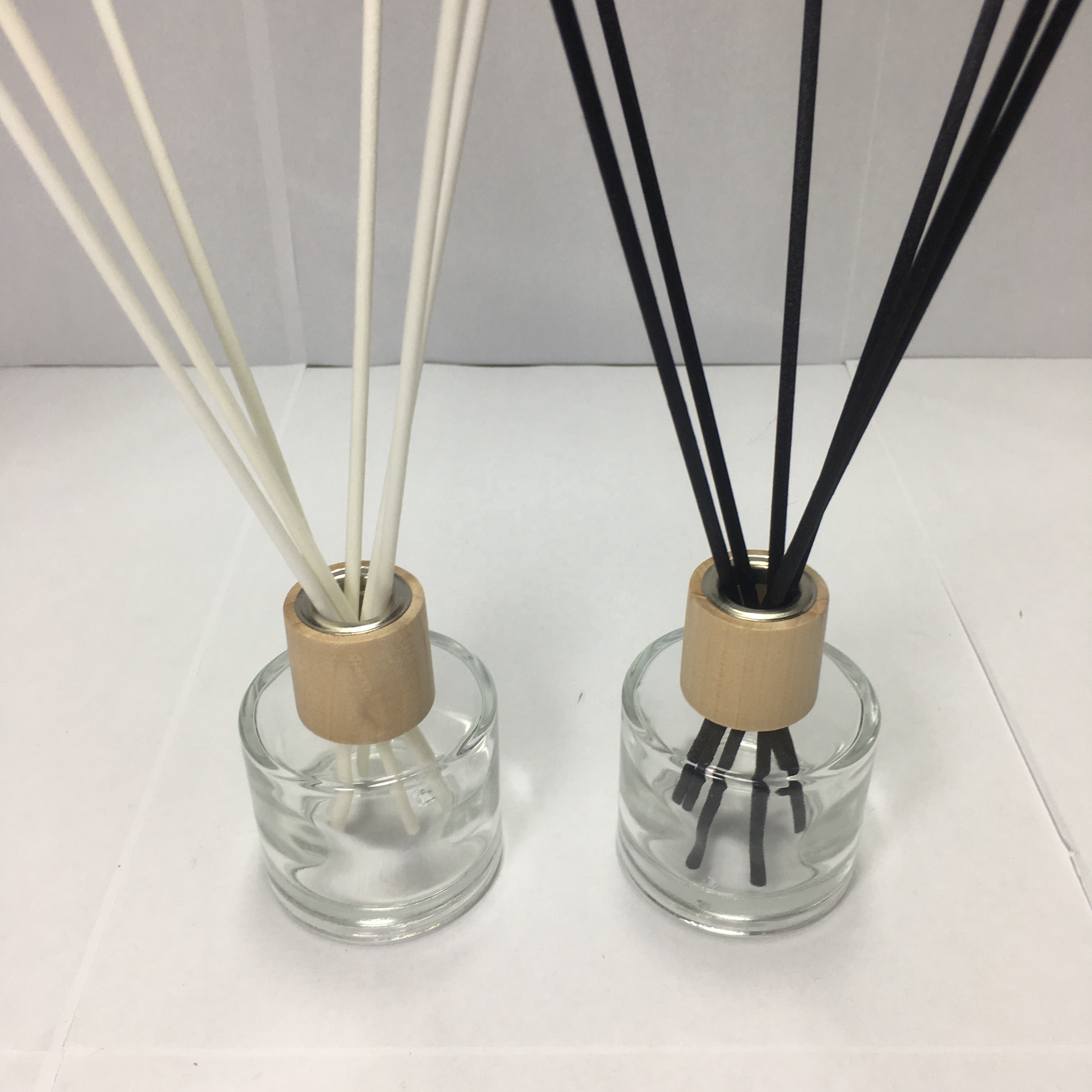 Reed Diffuser Bottle 100ml Cylinder Round Empty Glass with Screw Top,aroma Reed Diffuser Glass Perfume Screen Printing Screw Cap