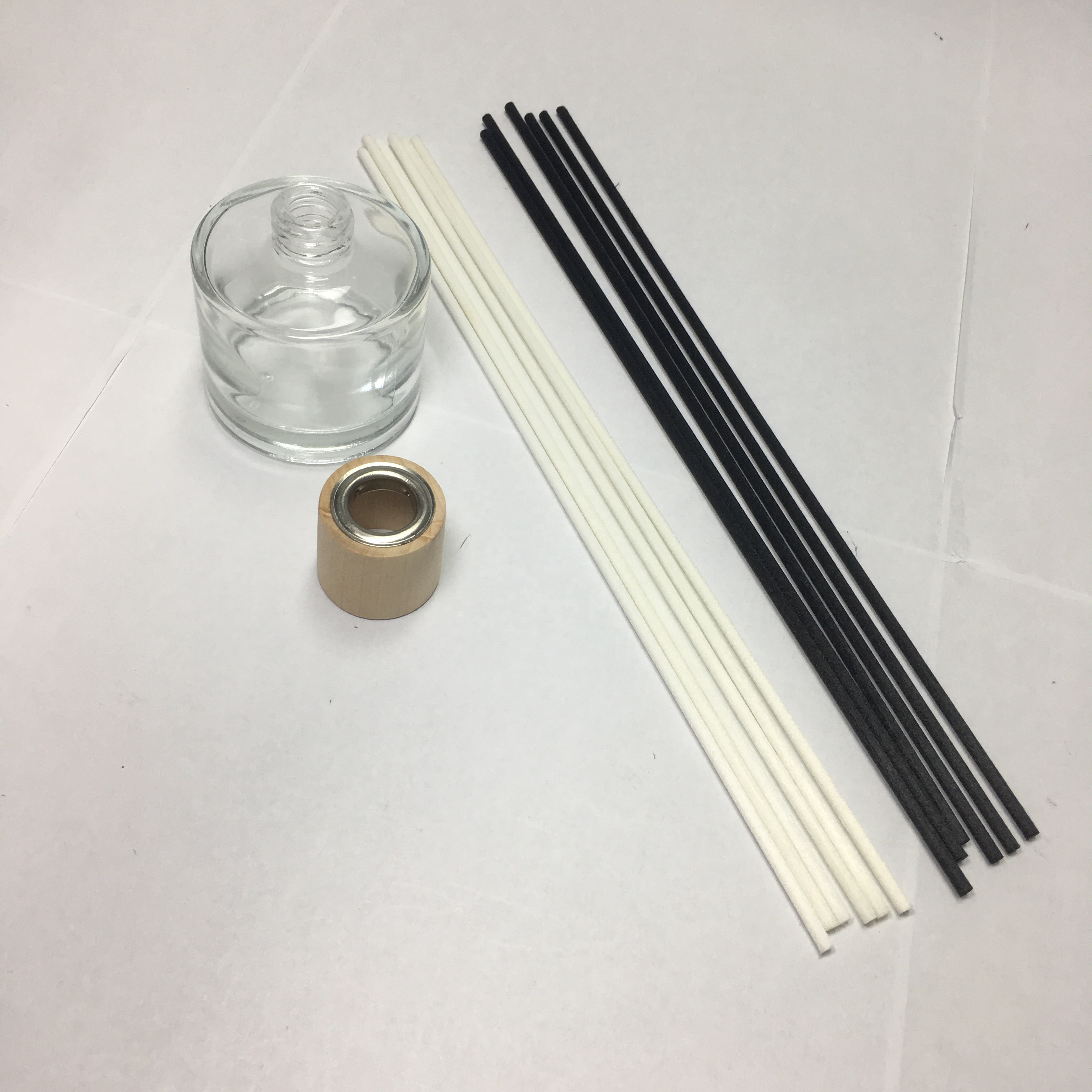 Reed Diffuser Bottle 100ml Cylinder Round Empty Glass with Screw Top,aroma Reed Diffuser Glass Perfume Screen Printing Screw Cap