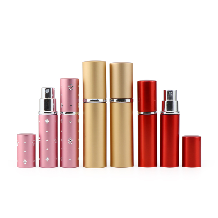 Refillable cosmetic packaging 5 10 15 ml empty dark yellow cylinder glass bottle with silver sprayer pump for perfume with caps