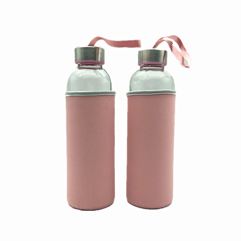 Reusable 500ml 16oz transparent glass sports water bottle with pink sleeve