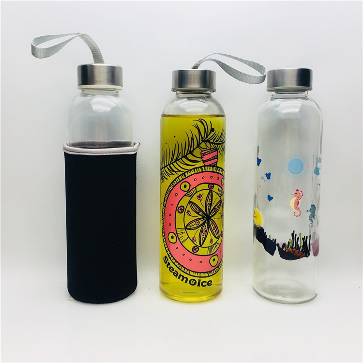 Reusable 500ml 16oz transparent glass sports water bottle with pink sleeve