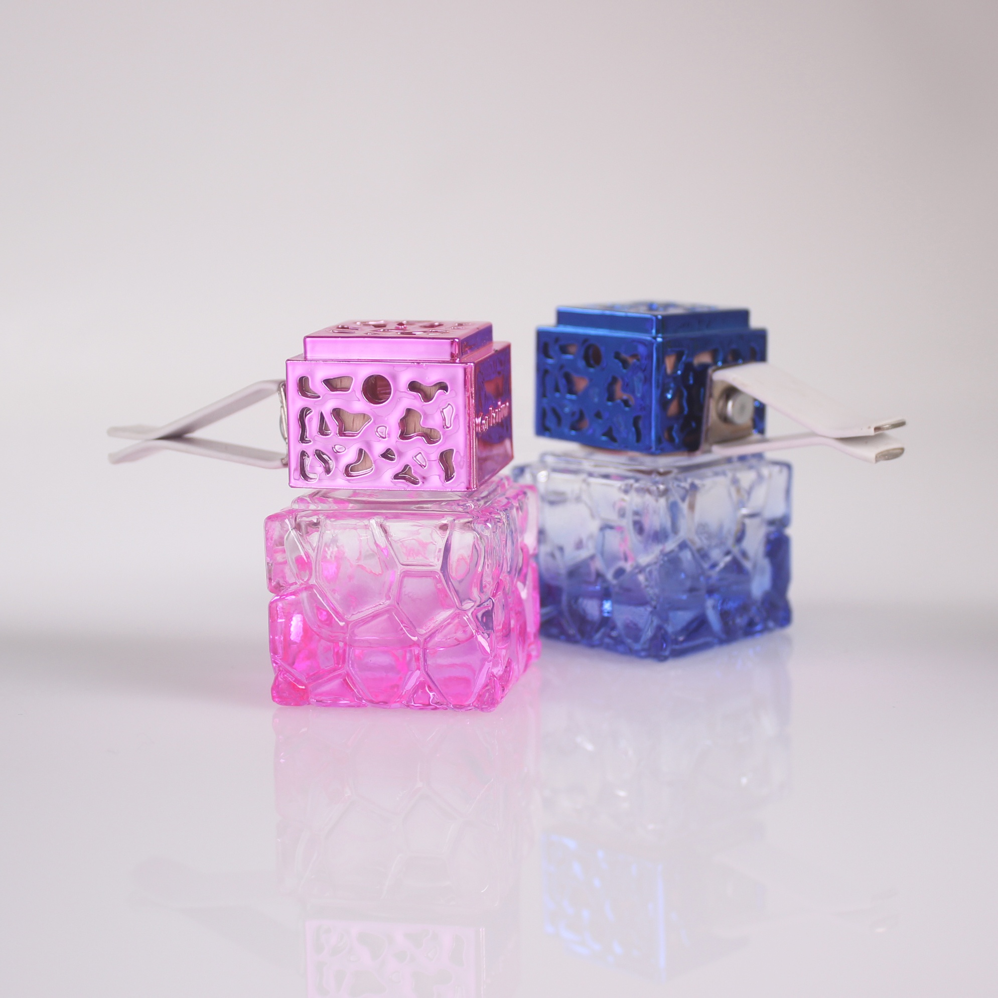 Reusable honeycomb shape tinted bottle gold blue pink fragrance car air vent aroma diffuser glass 8ml empty bottle with clip