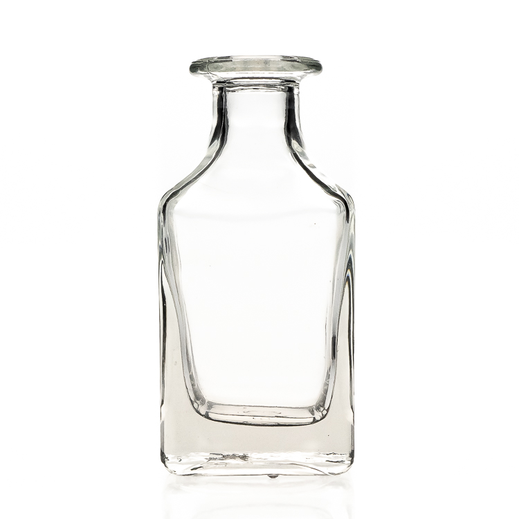 Room Fragrance Diffuser Bottles 130ml Square Aroma Oil Reed Diffuser Glass Bottle with Cork Stopper