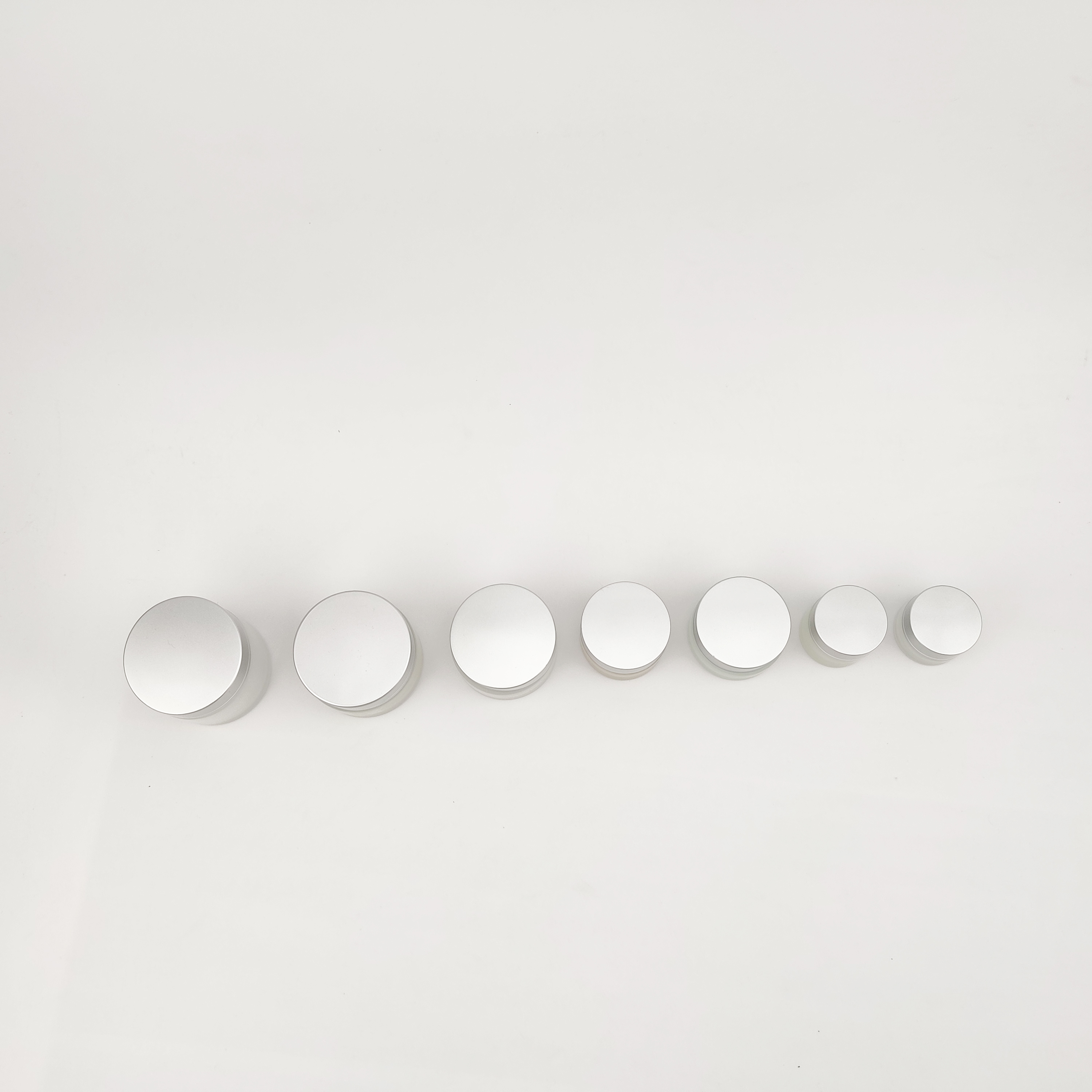 Round Cosmetic Cream Jar 5g 10g 15g 20g 30g 50g 60g 100g Empty Frosted Glass Cream Jar with Silver Cap