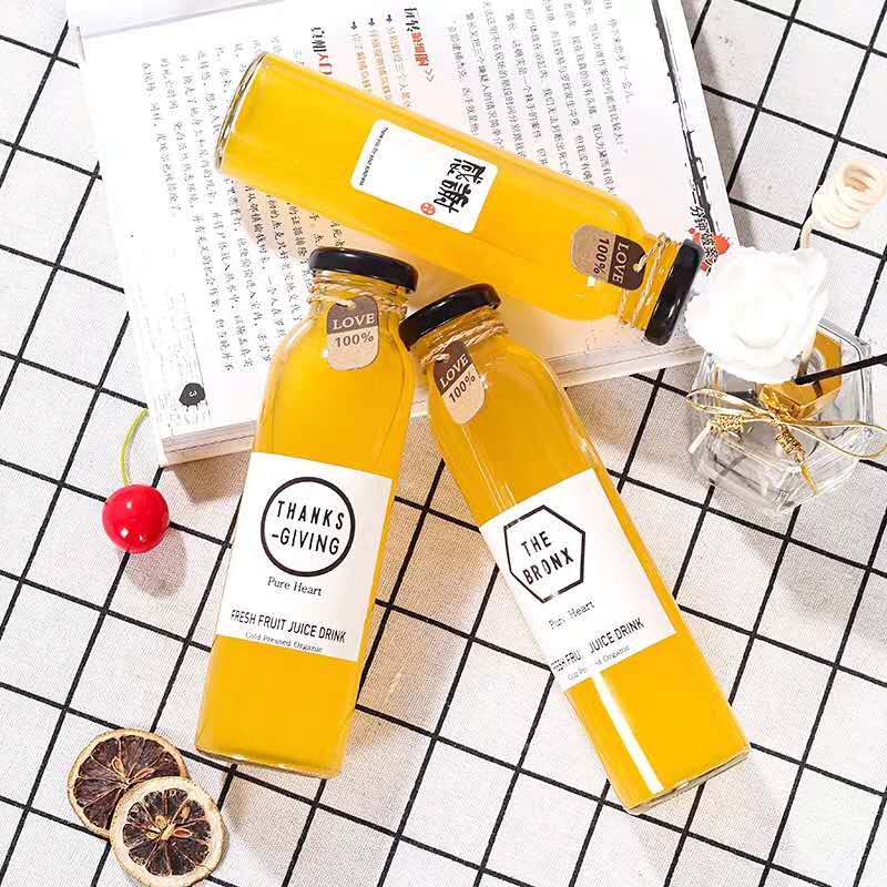 Round Empty 200/250/500/1000ML Glass Milk Bottle Juice Bottle Beverage Bottle With Screw Top