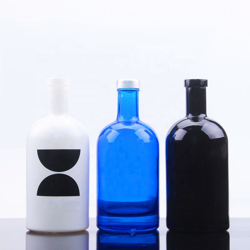 Round Glass Vodka Bottle 750ml Clear Liquor Glass Bottles Manufacturers