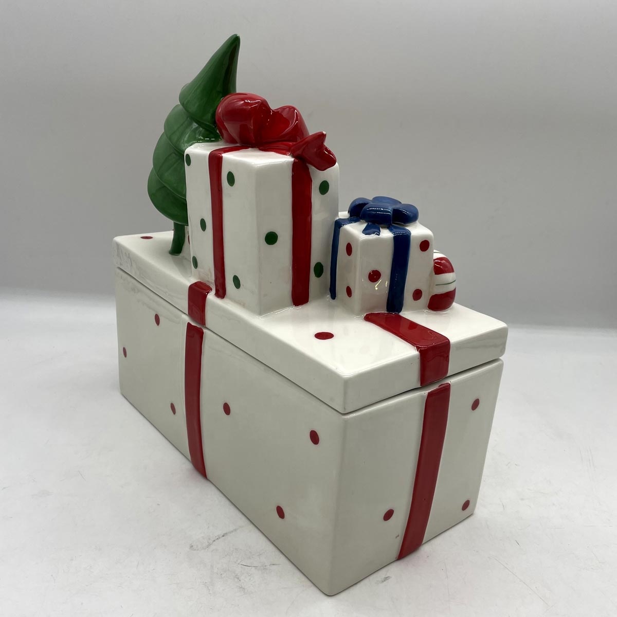 Round ceramic Christmas gift box storage jar