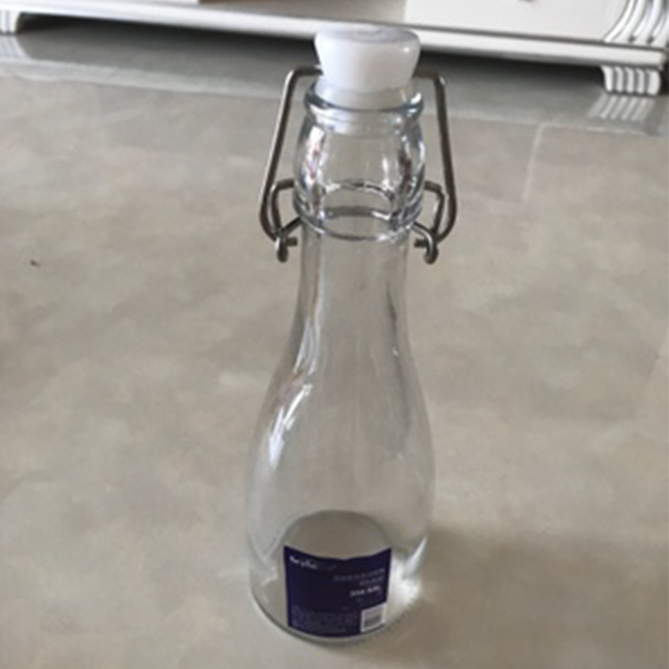 Round or square 500ml 1L glass swing top drinking bottles with clip lids  2019