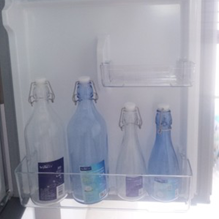 Round or square 500ml 1L glass swing top drinking bottles with clip lids 2019