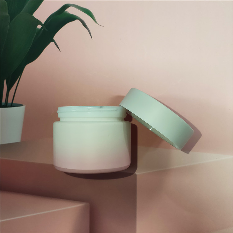 Round white porcelain bottles 50g 60g opal glass lotion cosmetic clay mask jar with lid