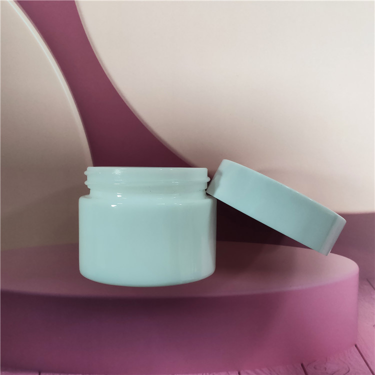 Round white porcelain bottles 50g 60g opal glass lotion cosmetic clay mask jar with lid