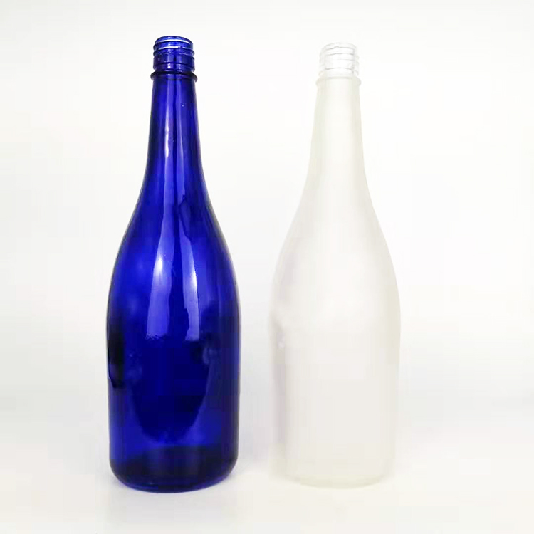 SCREW CAP Sealing Type and Glass Material Clear Blue Empty Liquor Glass Bottle Weights Alcohol Frosted Vodka Wine Bottle 750ml