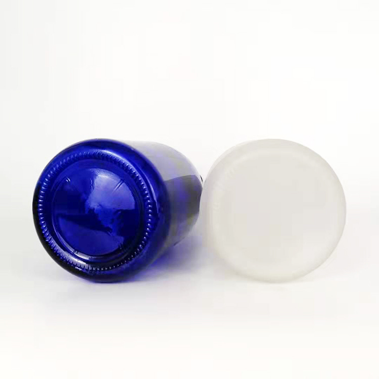 SCREW CAP Sealing Type and Glass Material Clear Blue Empty Liquor Glass Bottle Weights Alcohol Frosted Vodka Wine Bottle 750ml
