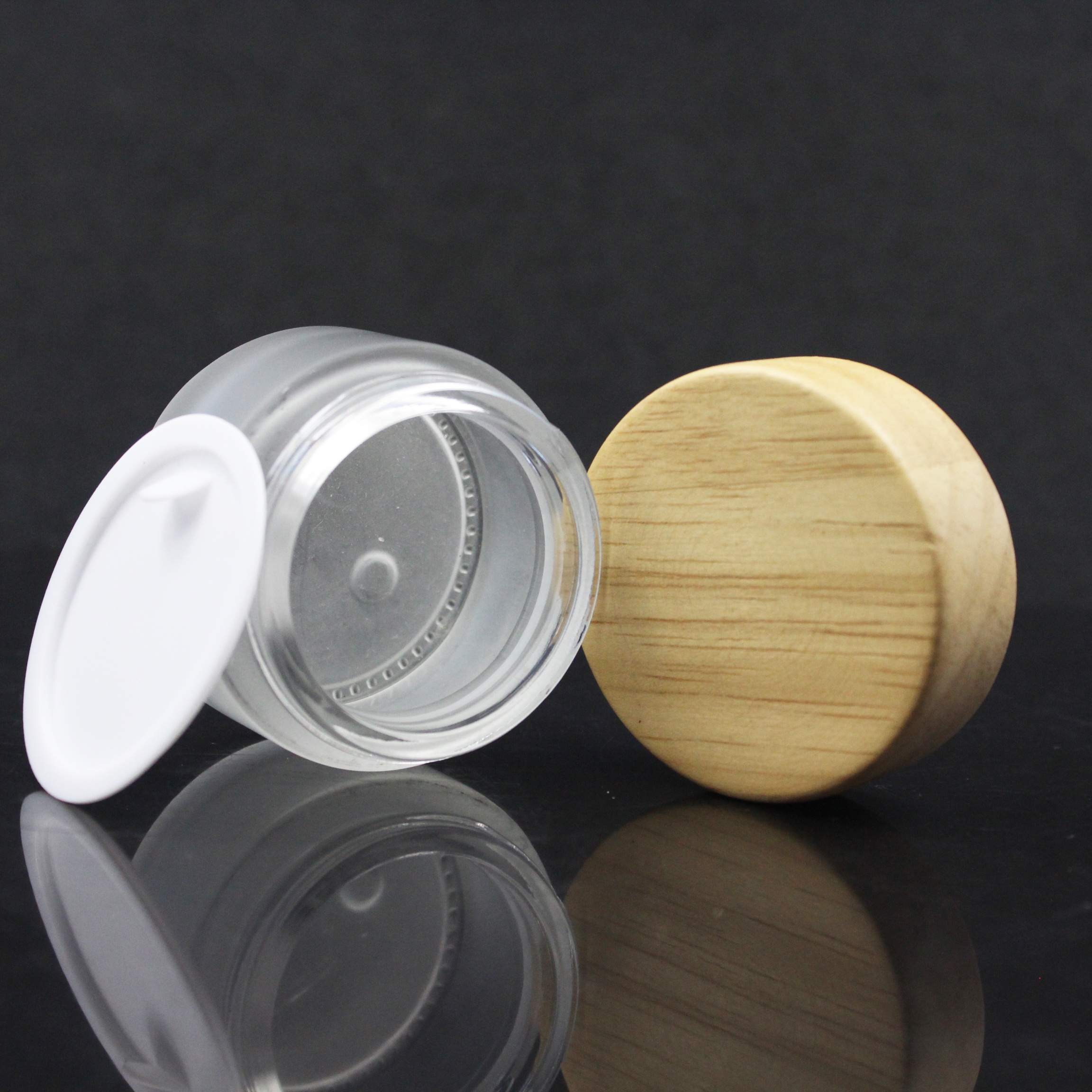 SCREW CAP Sealing Type and Personal Care Industrial Use glass jar wooden lid From Allwin Bottle Company
