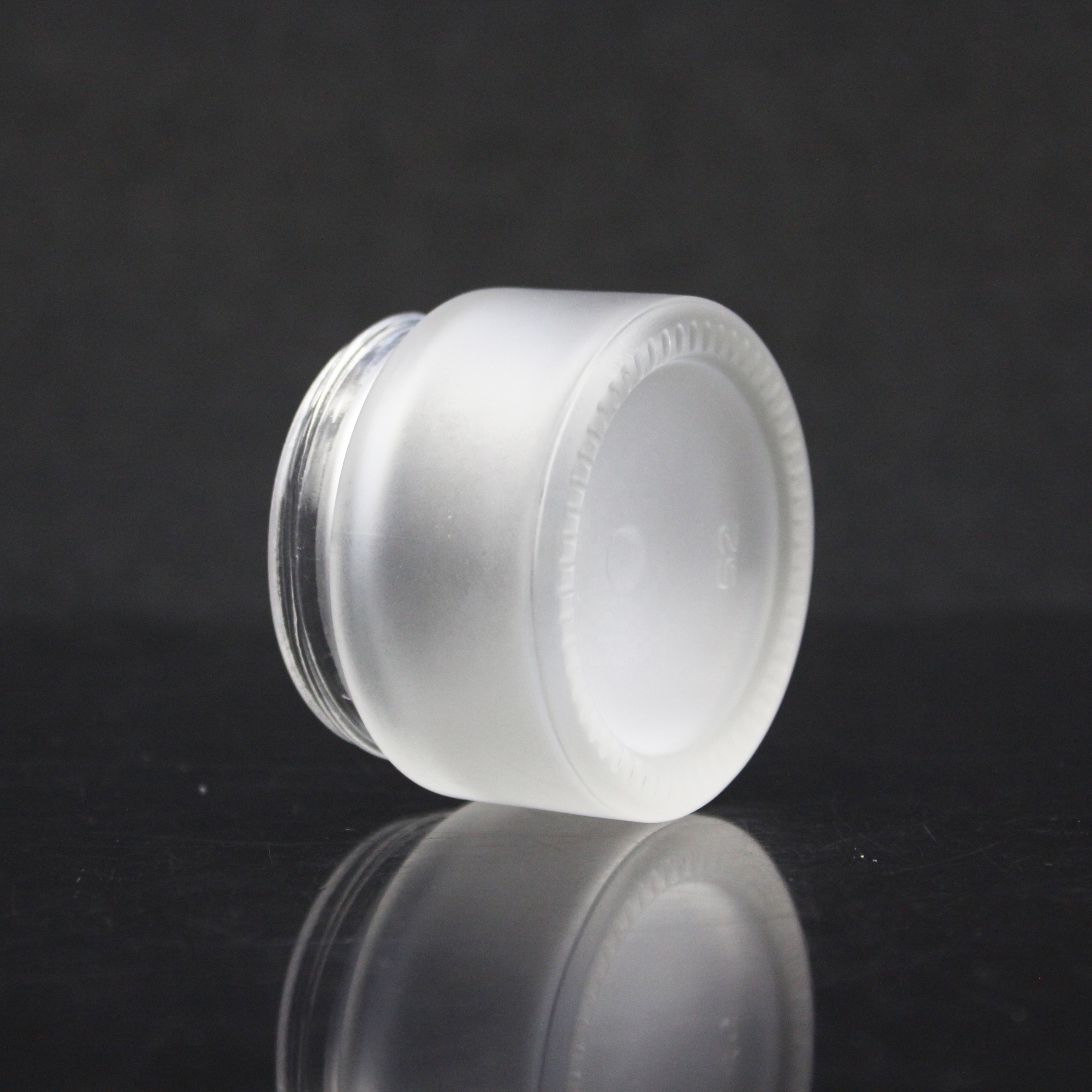 SCREW CAP Sealing Type and Personal Care Industrial Use glass jar wooden lid From Allwin Bottle Company