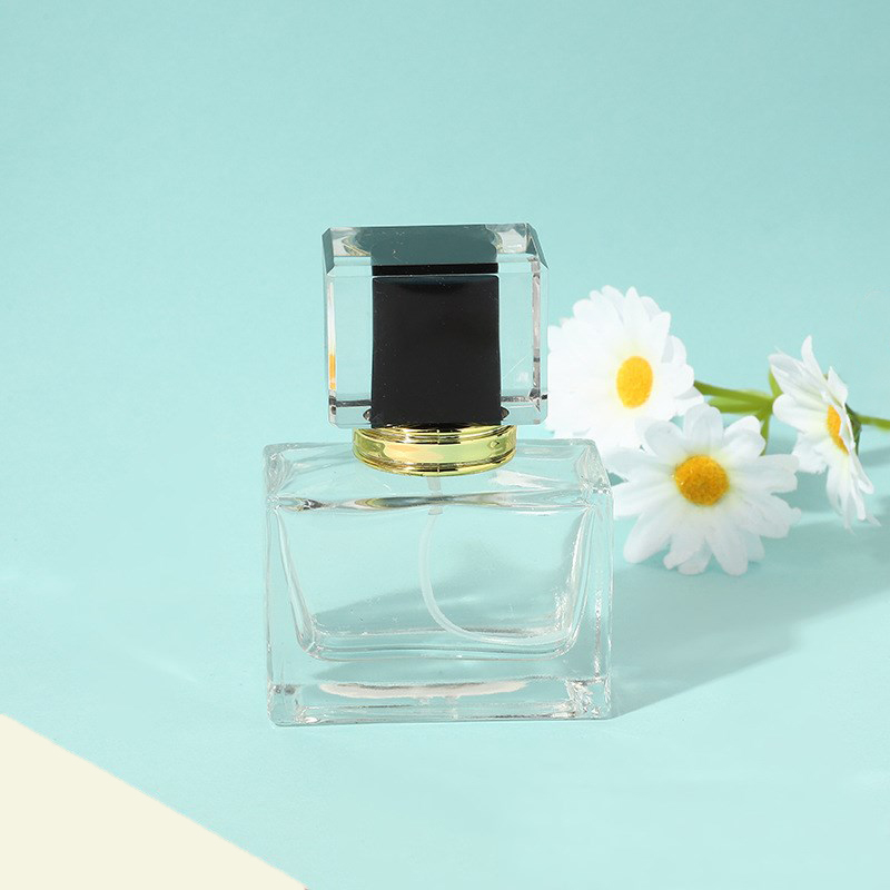 STOCK Amazon hits the shelves 30ml thicken white glass travel sub perfume bottle with lid for fragrance