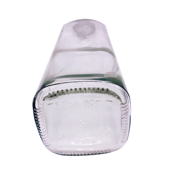 Saudi Arabia 700ml 750ml square shaped vodka drinking transparent wholesale glass bottle