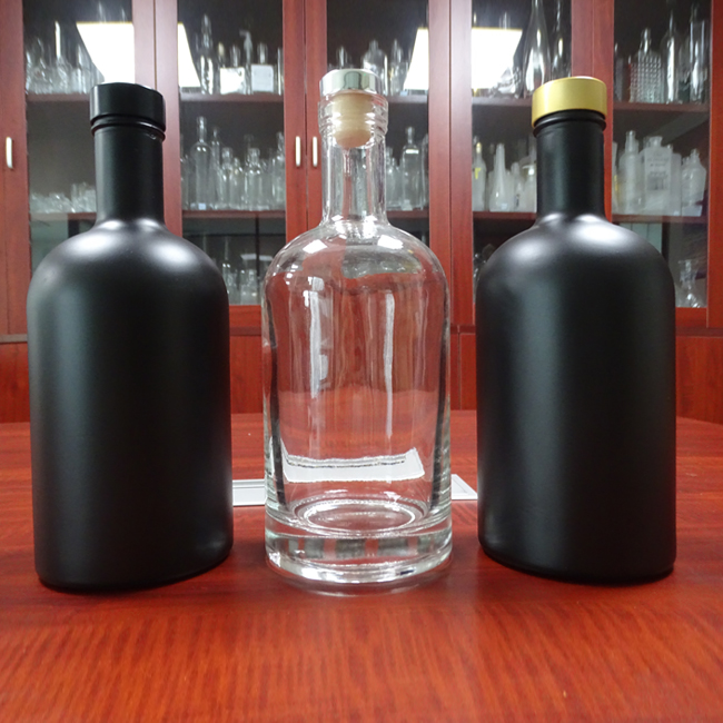 Screw Top Black Matte Glass Bottles Spirit 750 ML Glass Bottle with Cork