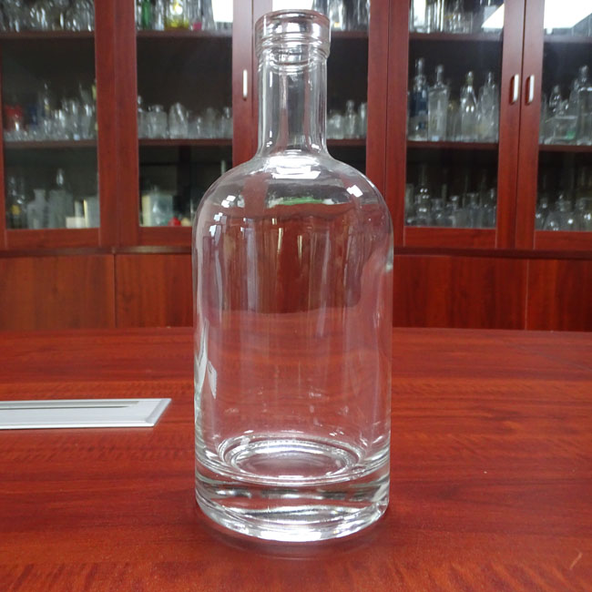 Screw Top Black Matte Glass Bottles Spirit 750 ML Glass Bottle with Cork