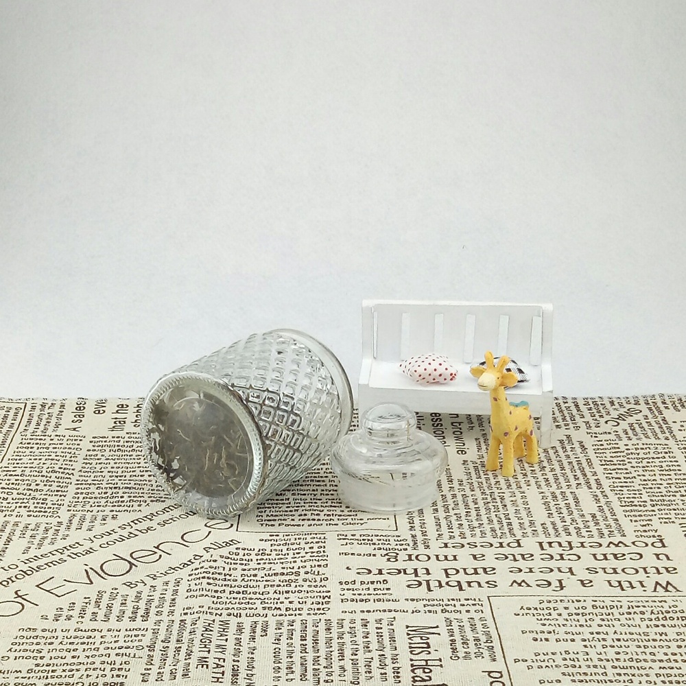 Sealable food packaging glass jars