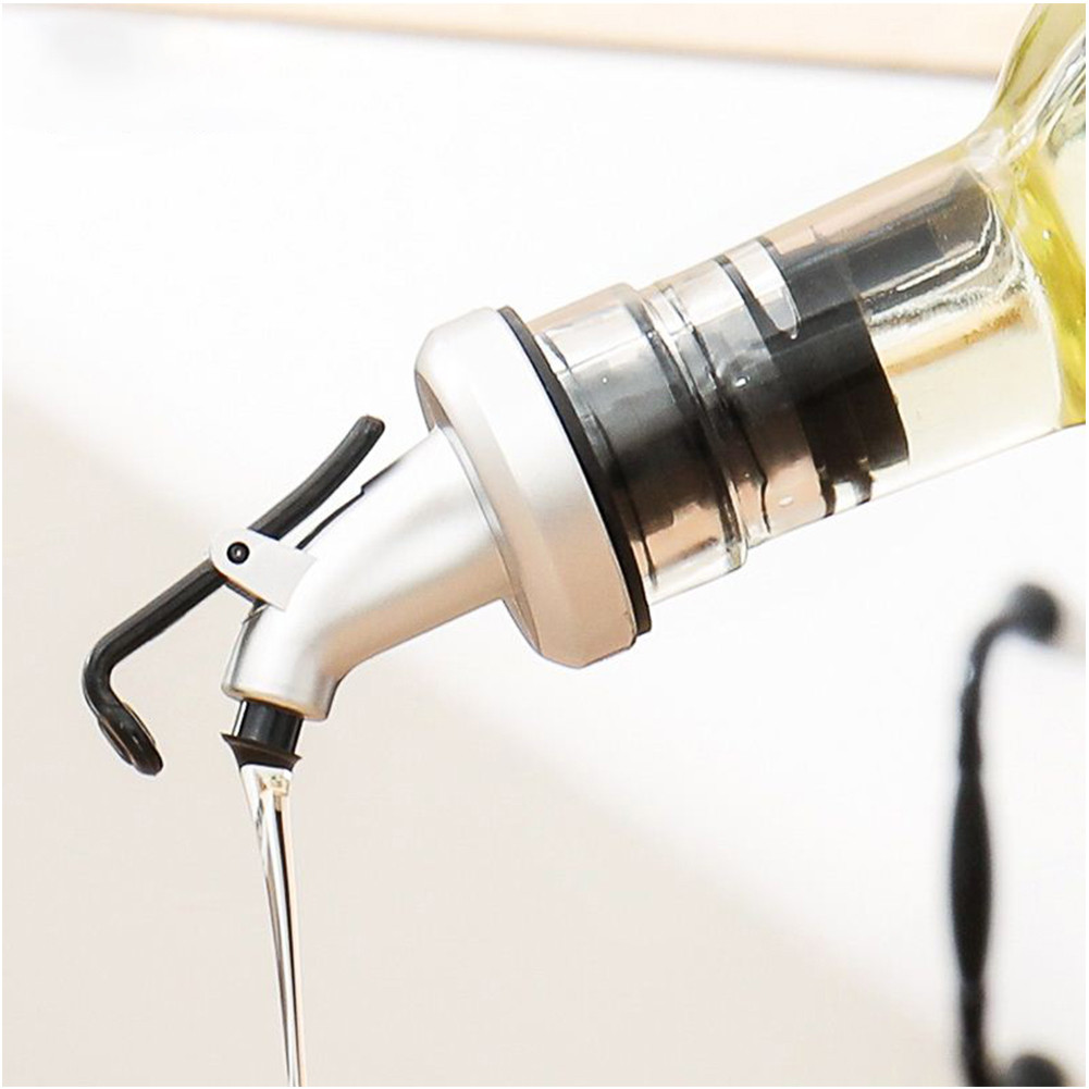 Seasoning bottle oil bottle sealed plastic leak-proof cork stopper kitchen tool kitchen multifunctional nozzle