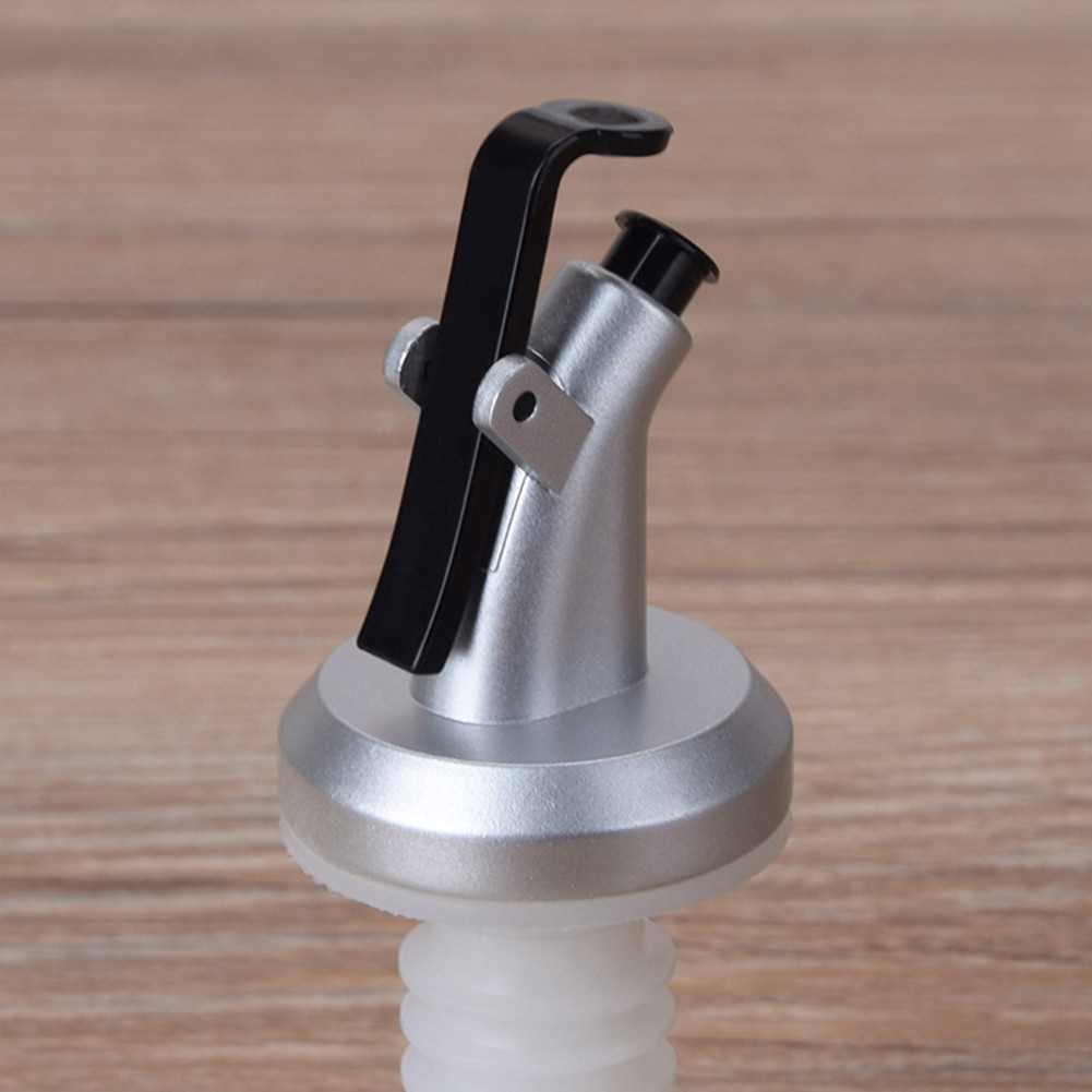Seasoning bottle oil bottle sealed plastic leak-proof cork stopper kitchen tool kitchen multifunctional nozzle
