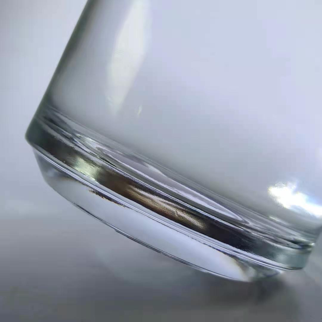 Shandong Jingbo custom 750ml liquor empty glass bottle for whiskey vodka gin