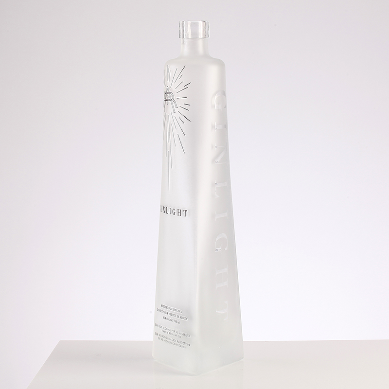 Shandong Navigator Fashion Design Originality 750 ml Liquor Glass Bottle With Aluminium Cap