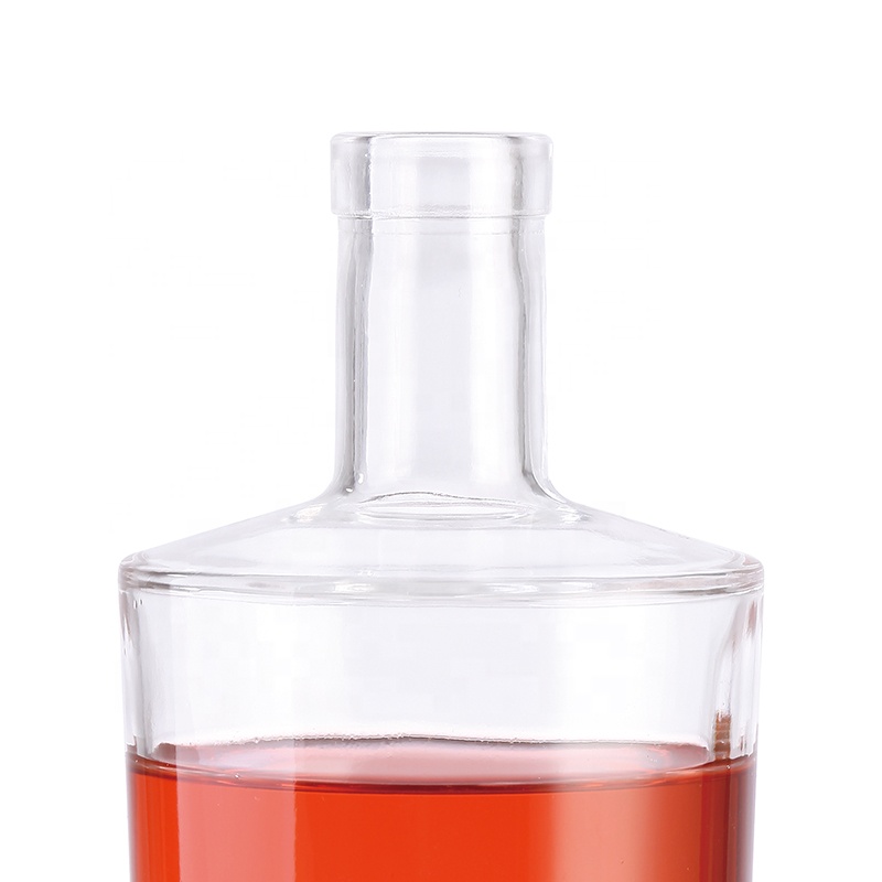 Shape Empty Whiskey Bottle Transparent Simple Smooth High Capacity 750ml round cork wine empty whiskey glass bottle
